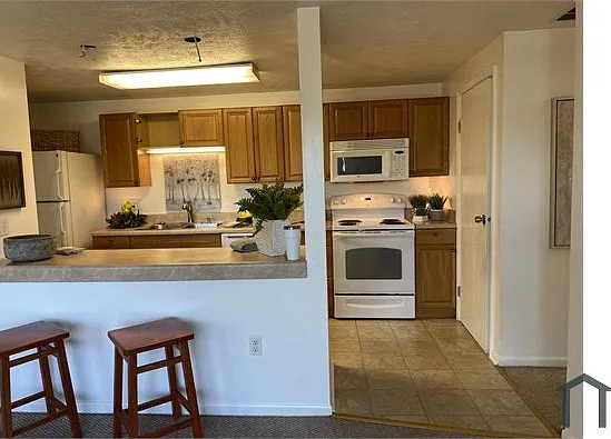 2 bed, 950 sqft, $1,850 — Photo 3