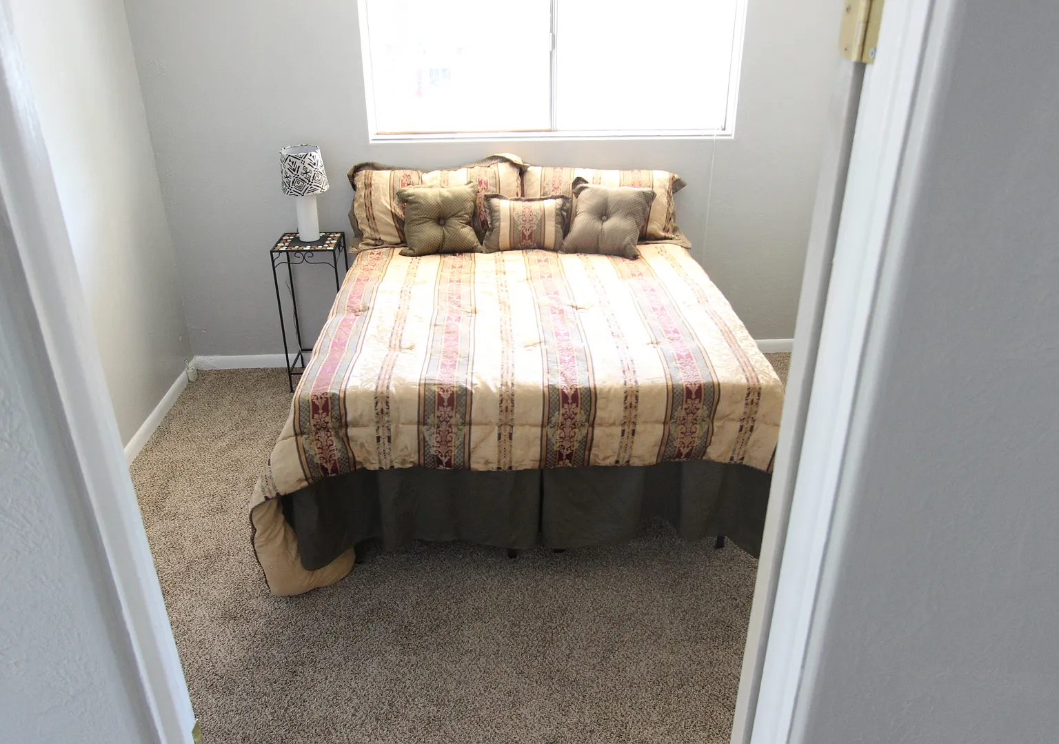Rarely Available 1 bed 1 bath, 2 blocks from Colorado Mesa University — Photo 2