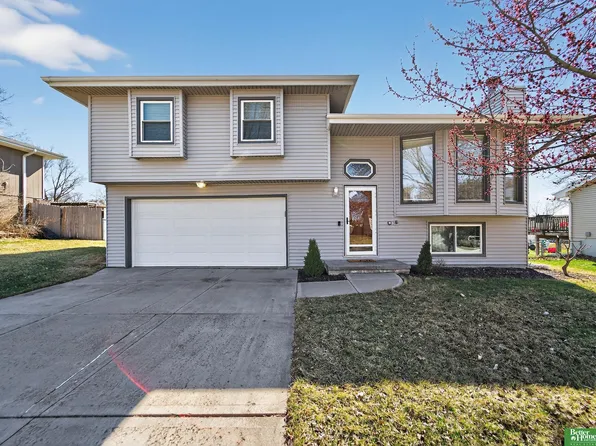 13521 Carpenter St, Omaha, NE 68138