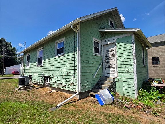 4th image of 1107 Charles St