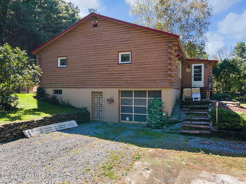 4th image of 310 Barton Hill Road