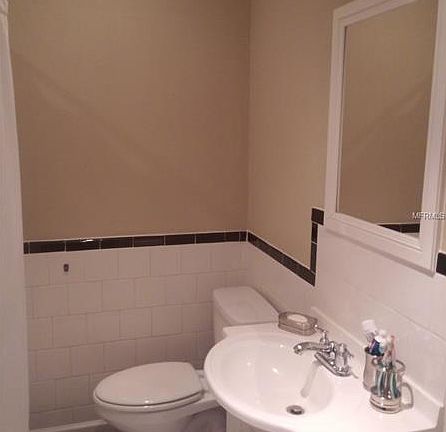 5th image of 313 E Althea Ave