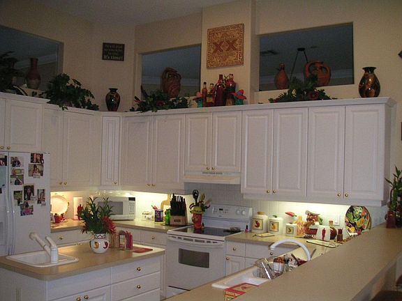 Kitchen with center island