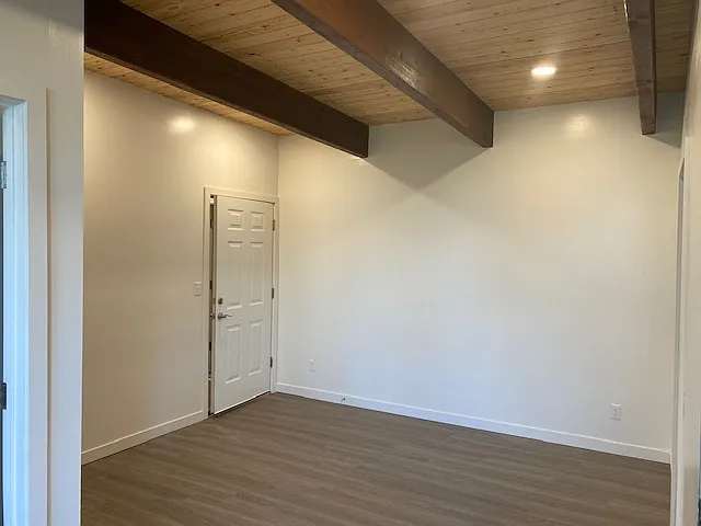 2402 Floral Hill Dr — Photo 4
