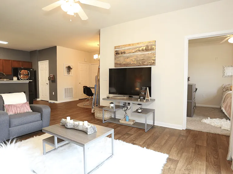 1190 Meridian Cir — Photo 9