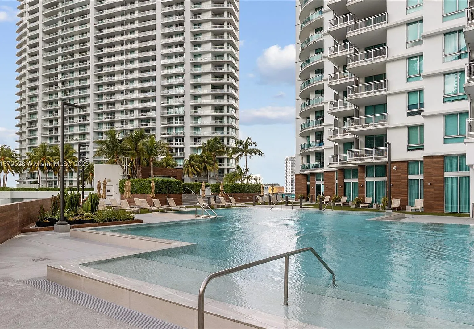 1 bed, 740 sqft, $2,700 — Photo 1