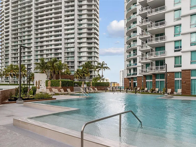350 S Miami Ave #5 — Photo 2