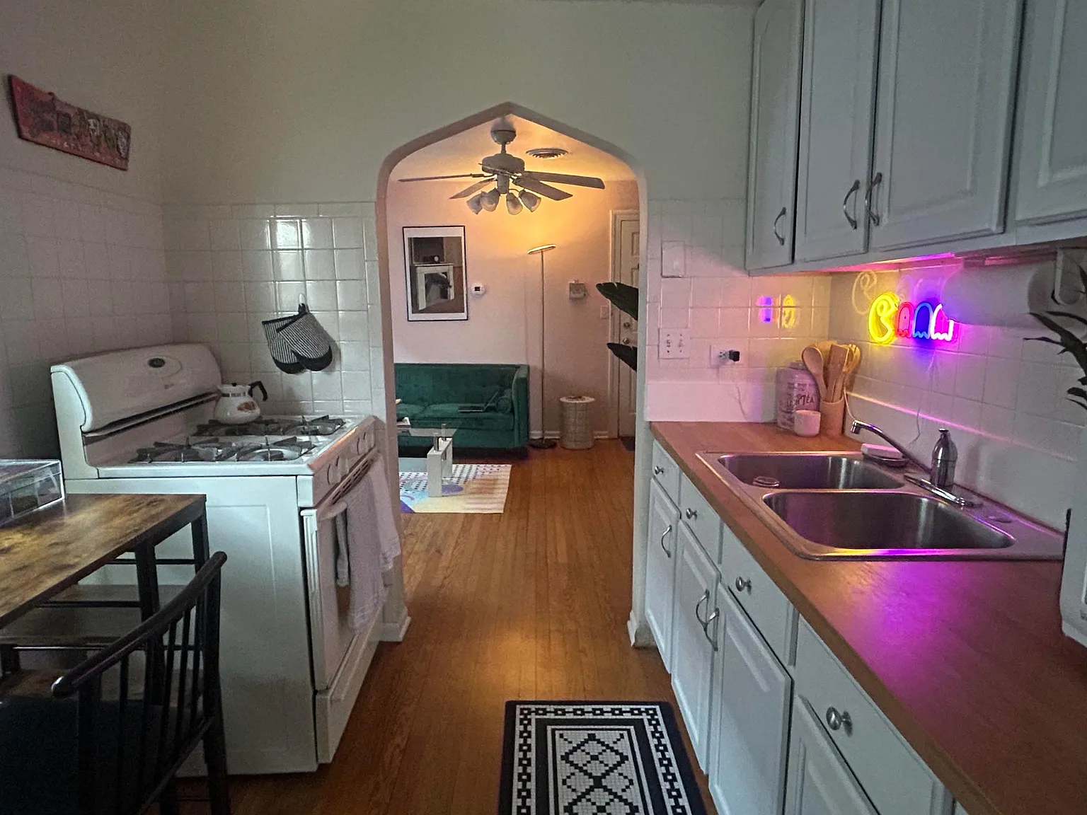 1 bed, 800 sqft, $1,600 — Photo 3