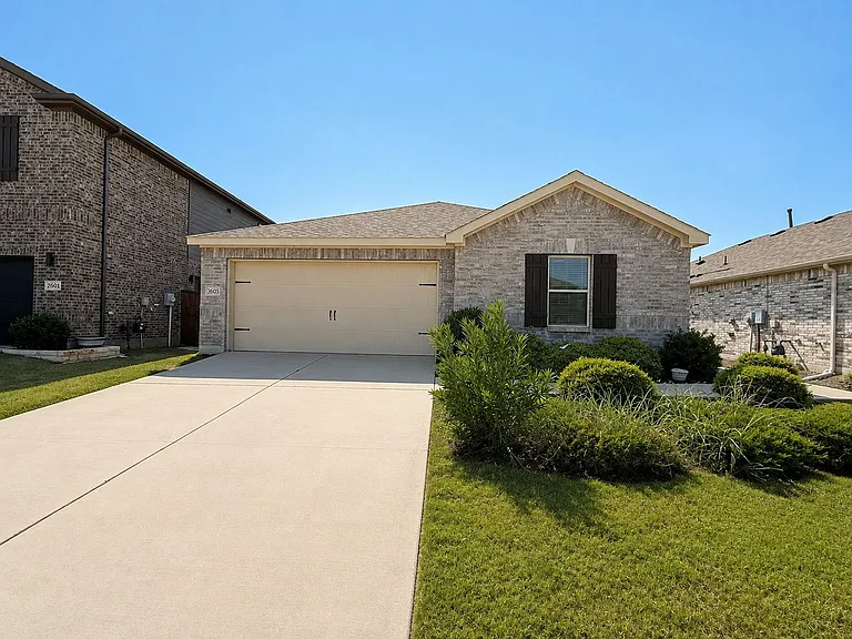 2605 Wesley Ave — Photo 1