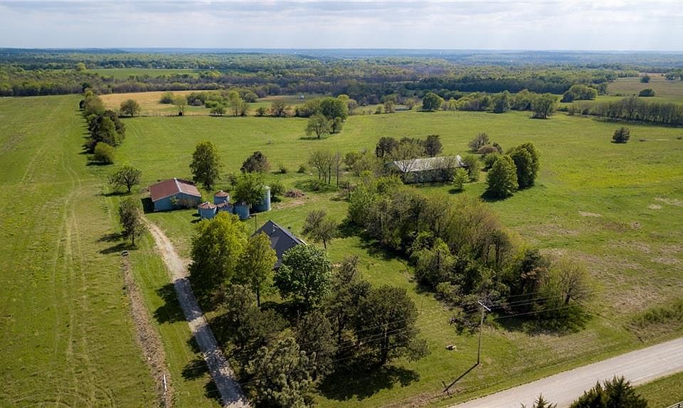 10715 W 399th St, La Cygne, KS 66040 Zillow