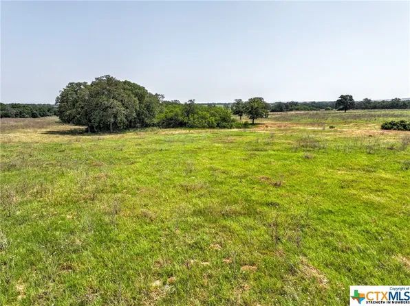 5001 Tenney Creek Rd, Luling, TX 78648
