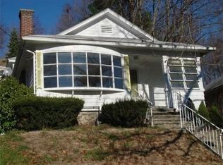 8 Columbine Rd, Worcester, MA 01609