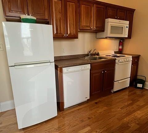 2nd image of 884 Massachusetts Ave #618