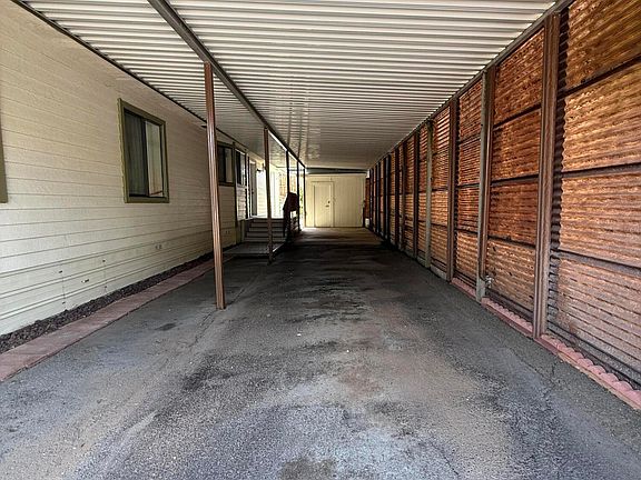 2nd image of 1622 Madison St Space 7