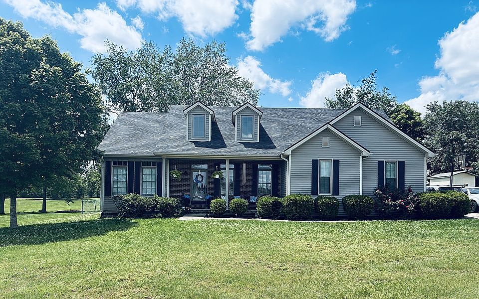 1st image of 428 Bellaire Dr
