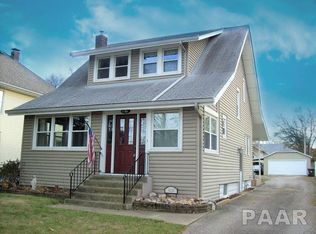 1018 Washington St, Pekin, IL 61554