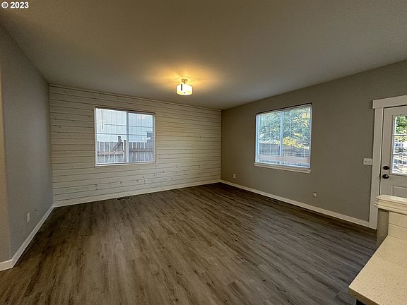 3rd image of 1704 NE 154th St