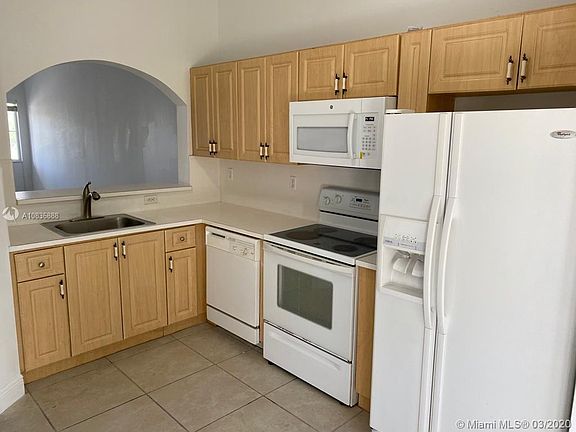 5th image of 1250 SE 26th St Unit 203