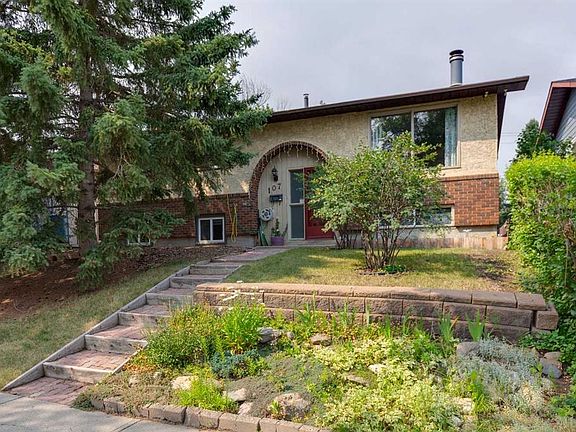 2nd image of 107 E Bermuda Dr NW