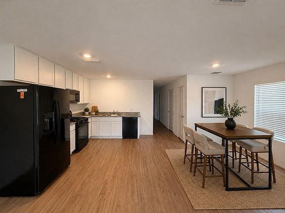 4th image of 465 Whistlestop Way
