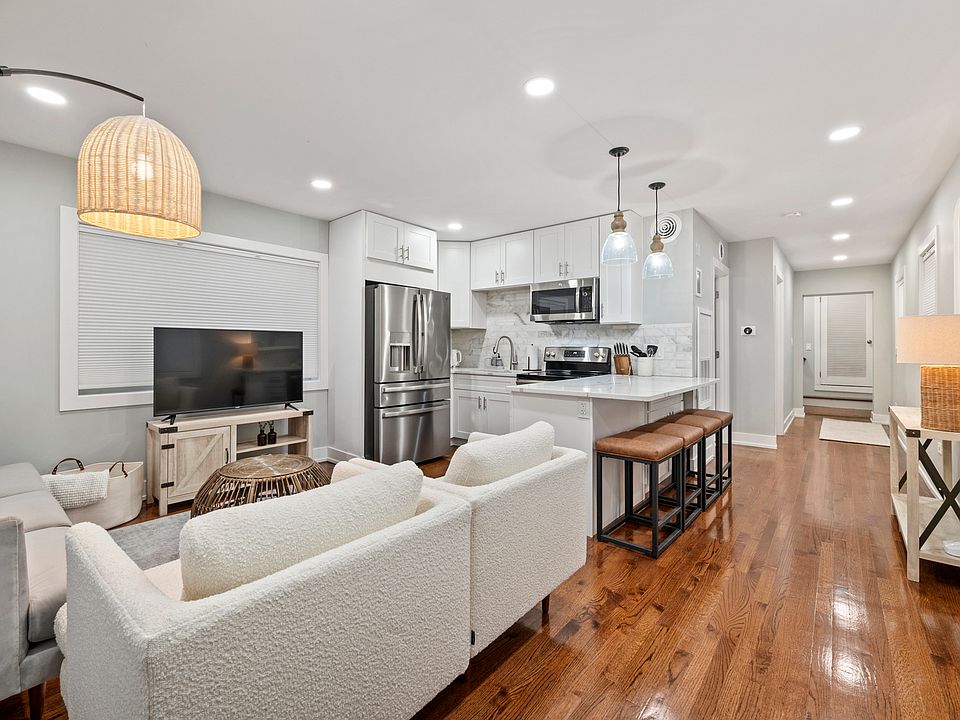 1st image of 5317 N Nagle Ave #1