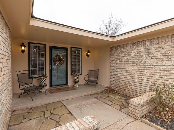 3rd image of 5203 Hall Ave
