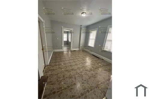 21 Cady St Photo 1