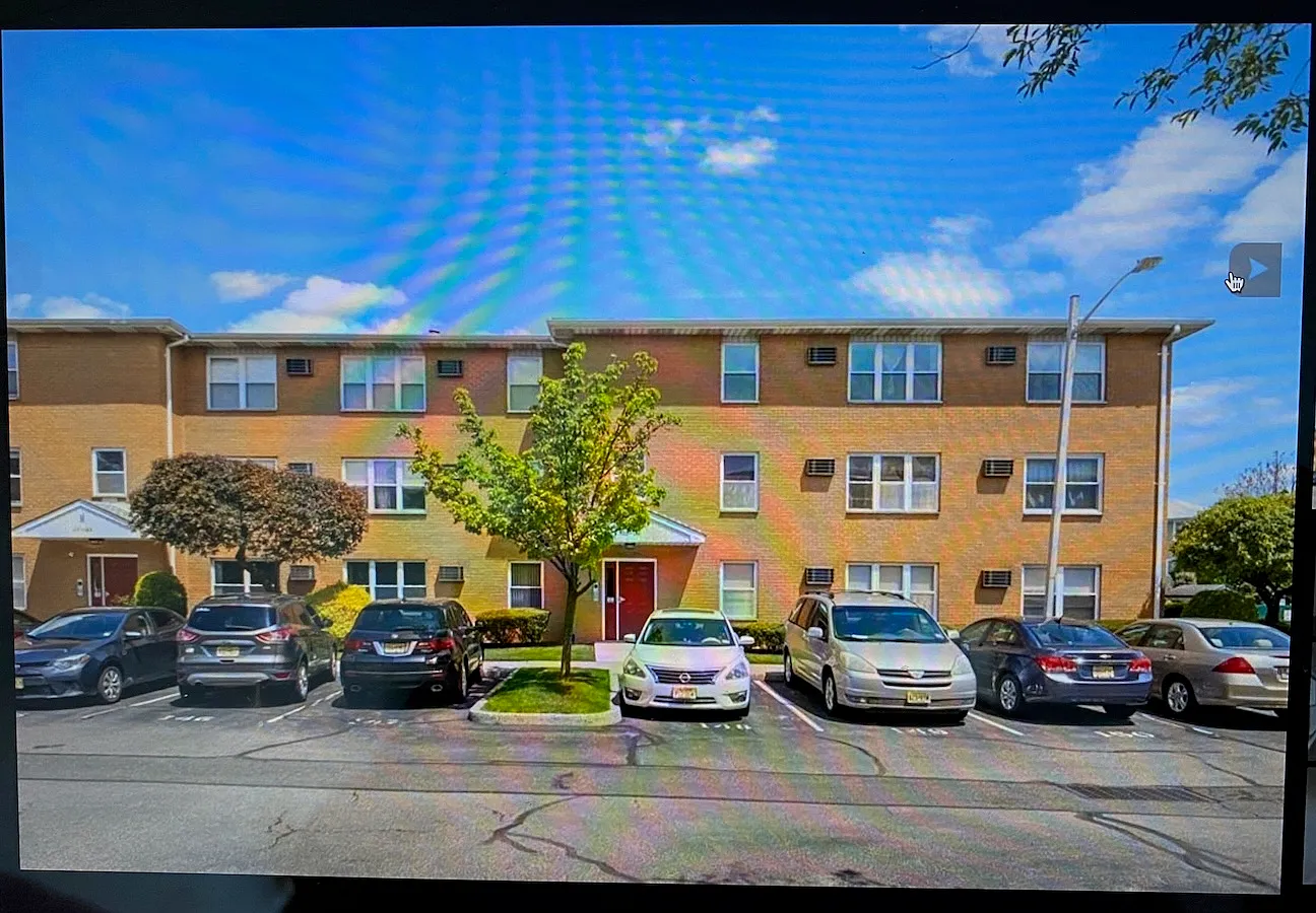 1 bed, 883 sqft, $2,100 — Photo 1