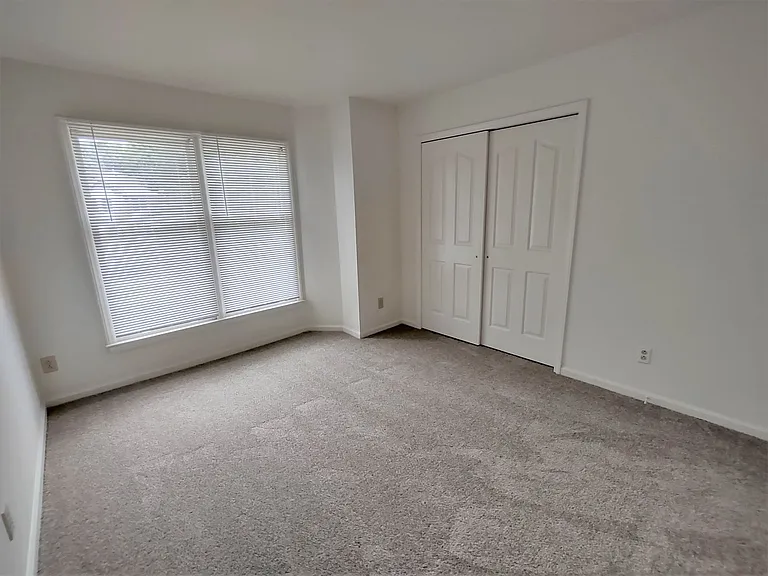 7366 Rose Terrace Ct — Photo 9