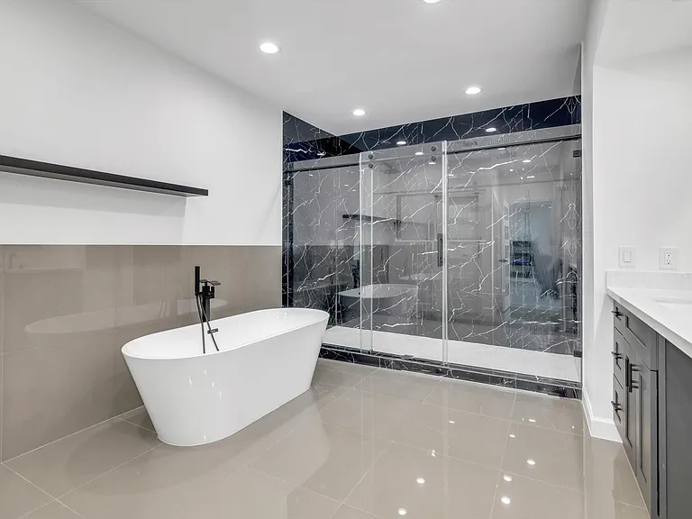 12564 Memorial Dr — Photo 22