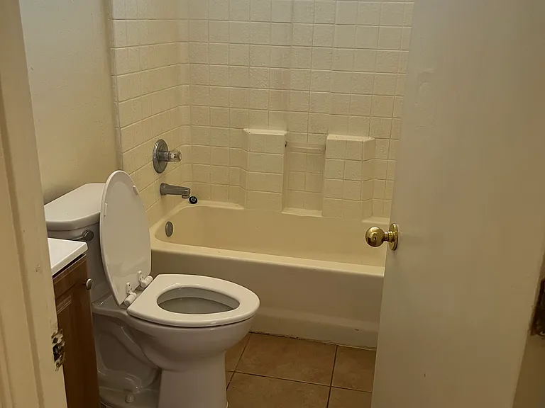 3430 N Fontana Ave — Photo 7