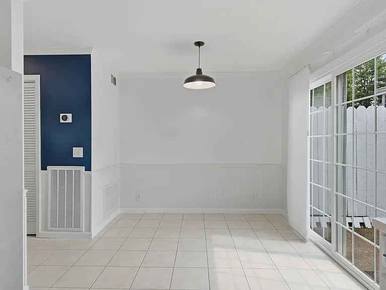 1236 Carriage Park Dr — Photo 10