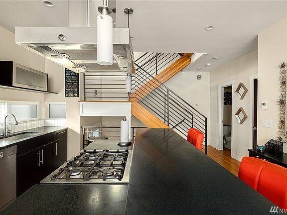 4th image of 912 NW 52nd St #B