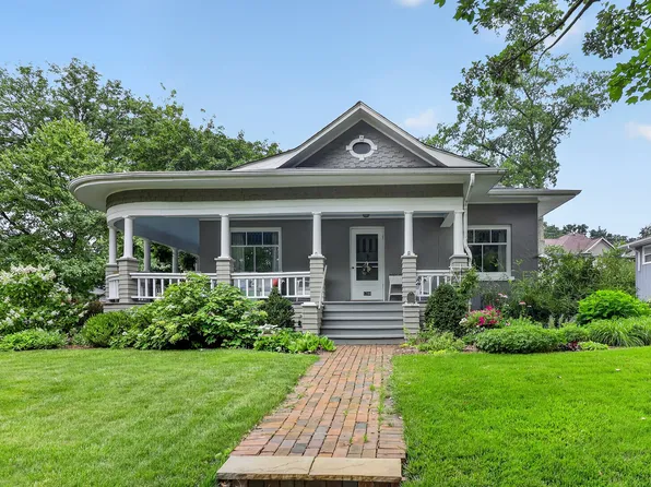 4744 Middaugh Ave, Downers Grove, IL 60515