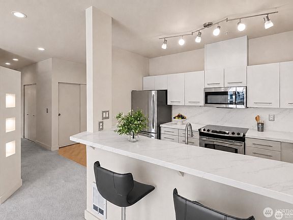 4th image of 700 E Denny Way #603