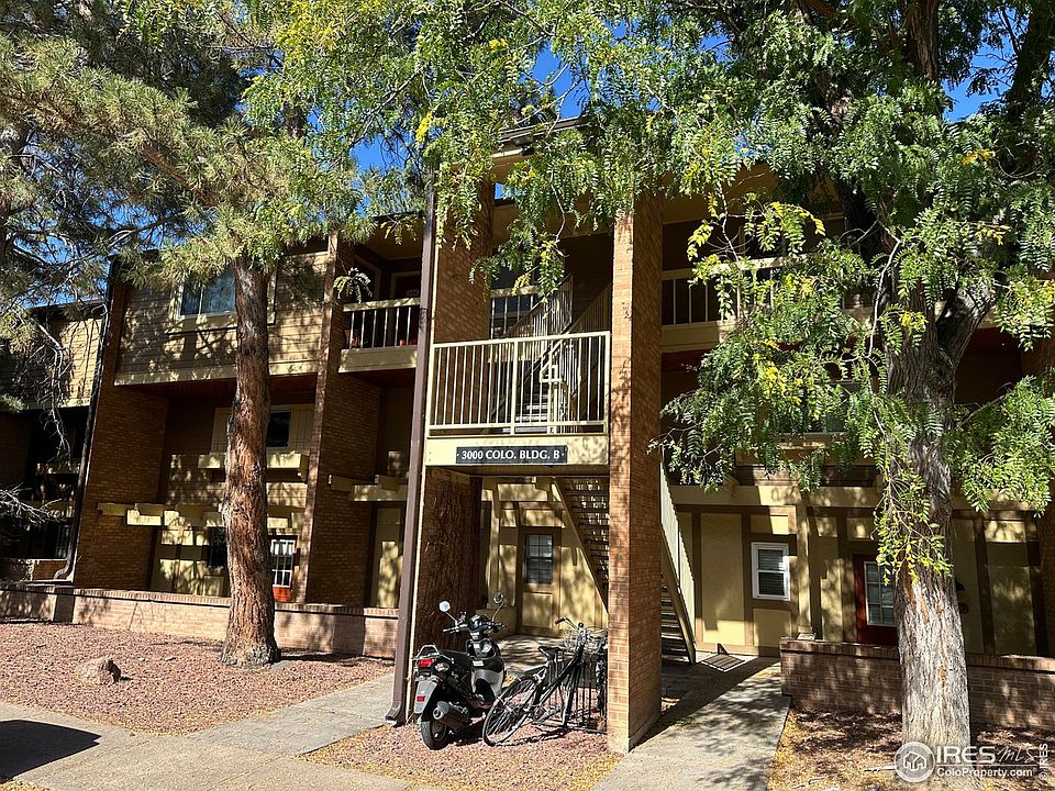 Building B, Unit 105 is to the left