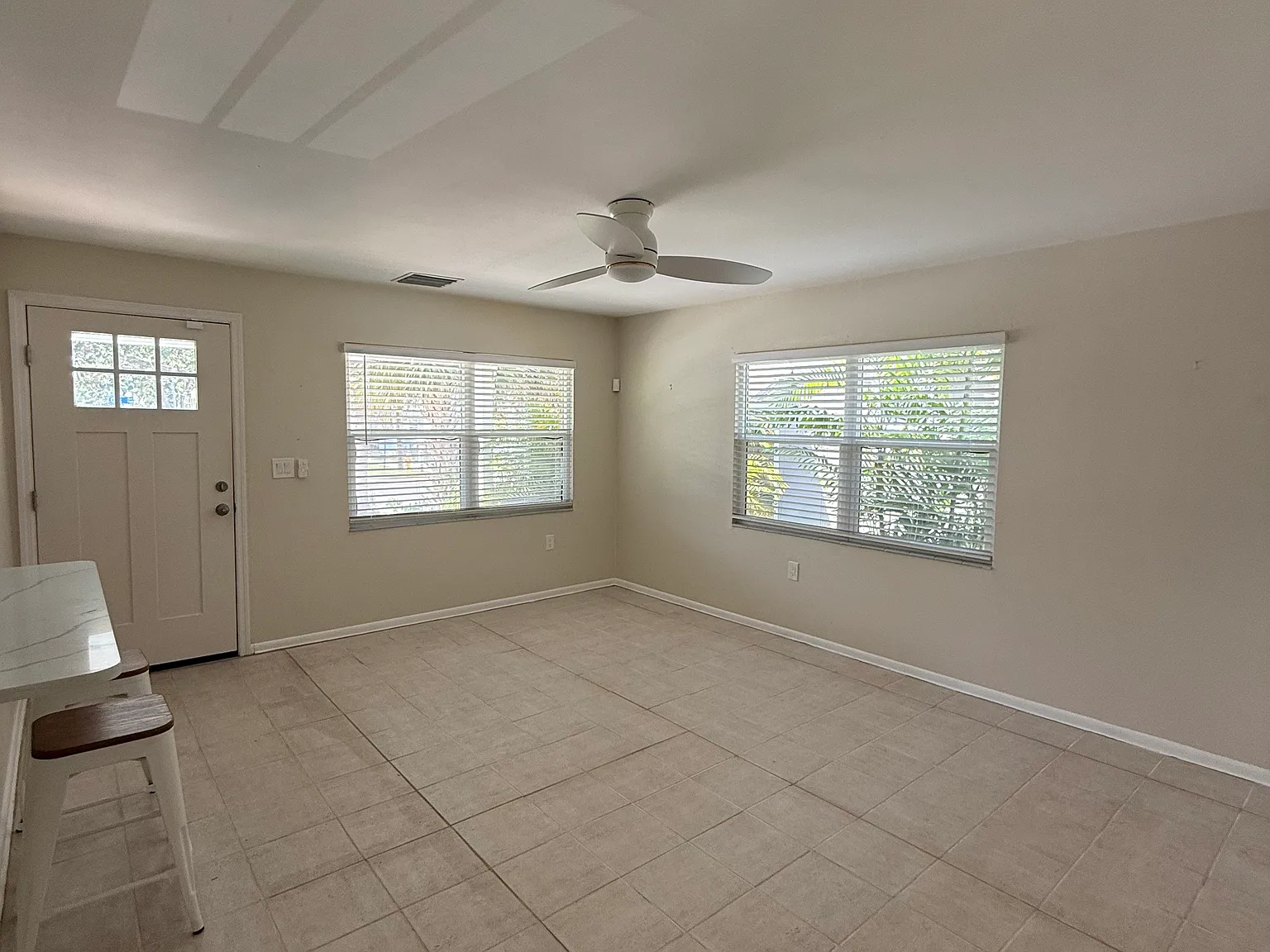 4 bed, 1250 sqft, $2,800 — Photo 4
