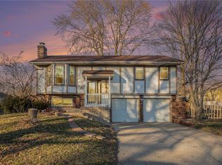 15203 S Navaho Dr, Olathe, KS 66062