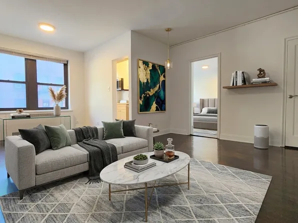 162 East 55th Street image 1 of 9