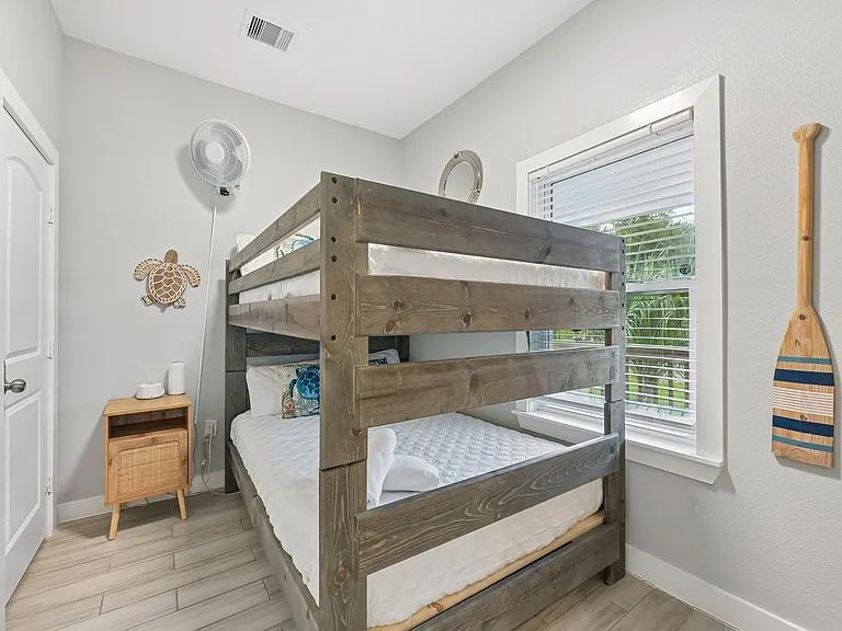 1022 Avenue L — Photo 17