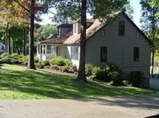 120 Crown Point Dr, Wirtz, VA 24184