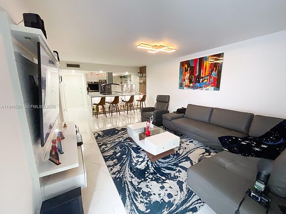 3rd image of 1301 Miami Gardens Dr #501W