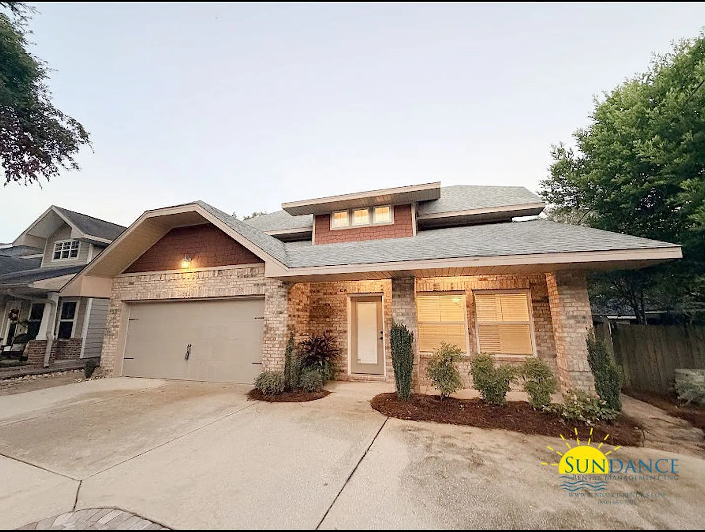 Stunning 4 Bedroom Home in Downtown FWB! — Photo 1