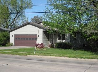 113 N Tower Rd, Carbondale, IL 62901