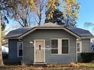 669 Lakeside Dr, Waterford, MI 48328