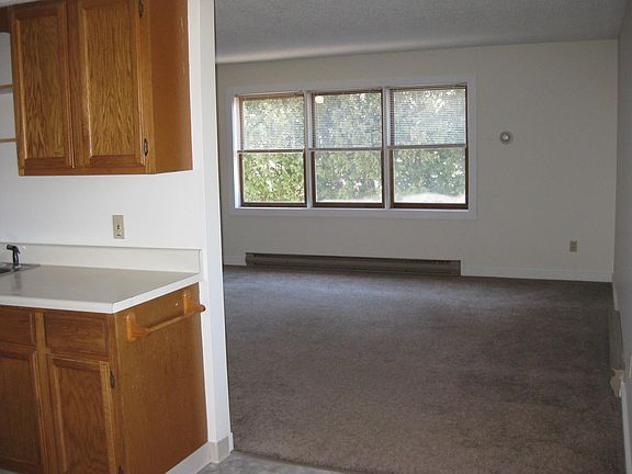 3rd image of 18 Allen Dr