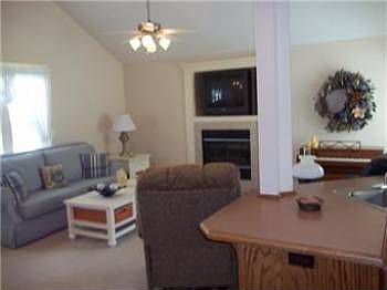 4th image of 305 Lela Ln