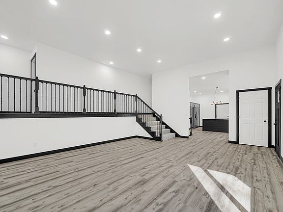 5th image of 3005 Silhavy Rd