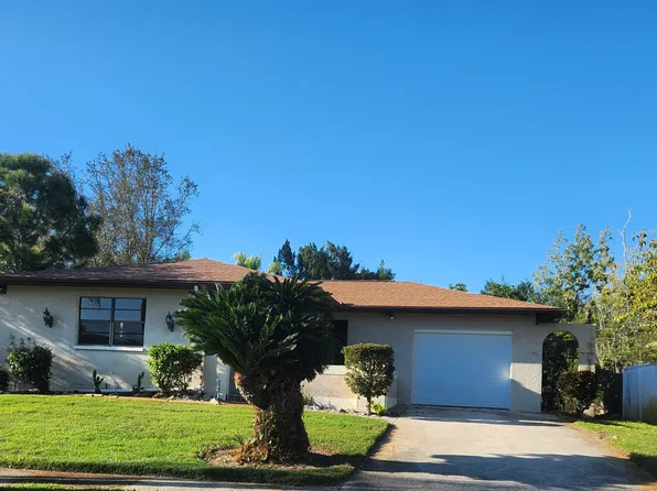 1404 Tiara Ln, Tarpon Springs, FL 34689