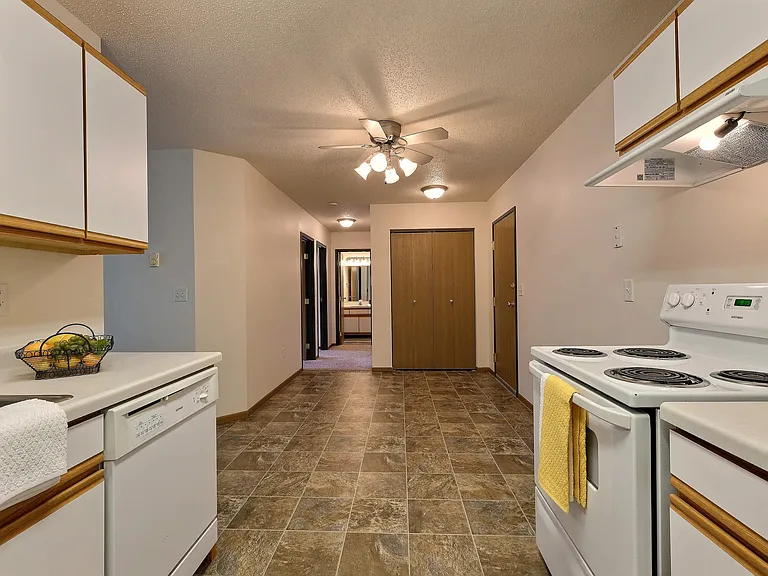 Fargo, ND Eagle Run Apartments | Kitchen